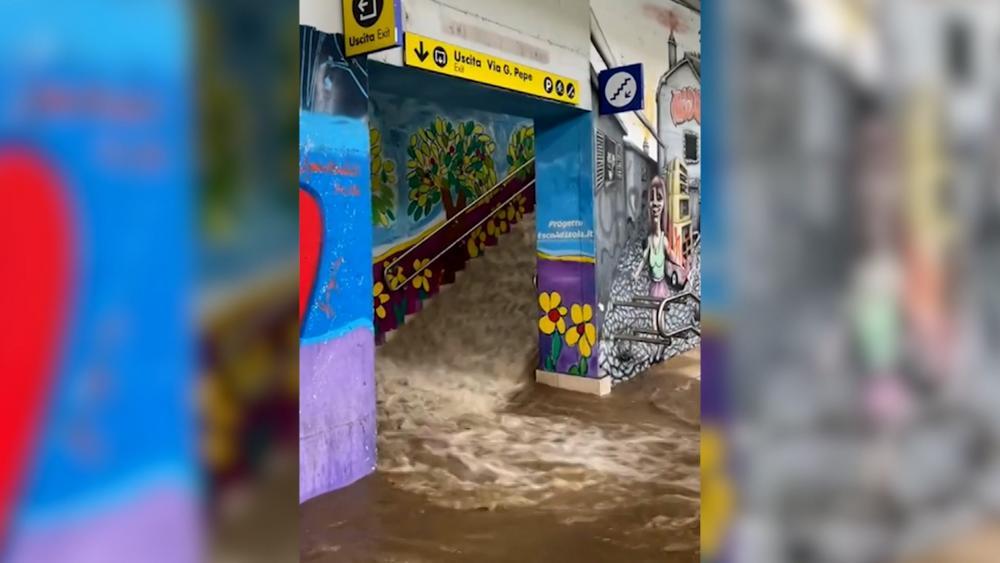 Mailand U Bahn Station Und Stra En Unter Wasser Videos Stol It