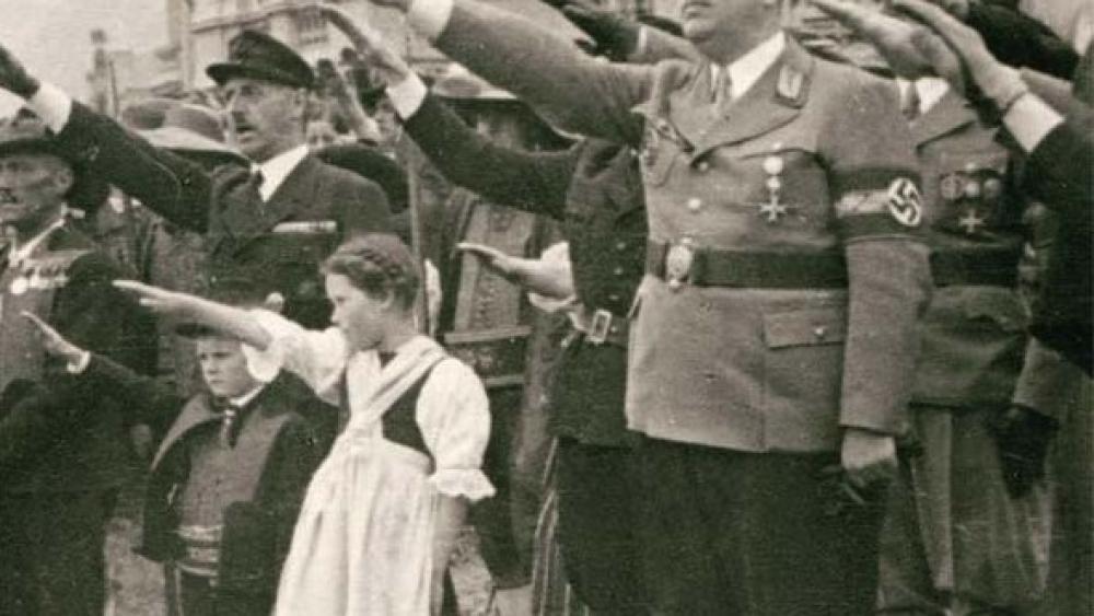 Hitlergruß rechtfertigt fristlose Kündigung