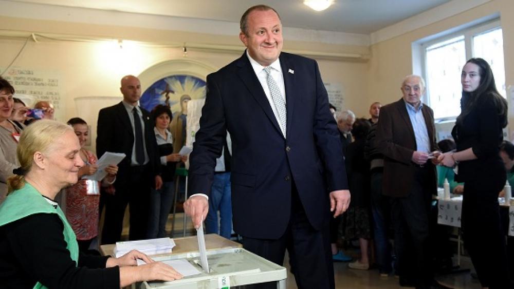 Regierende MilliardärsPartei gewinnt Wahl in Exit Polls