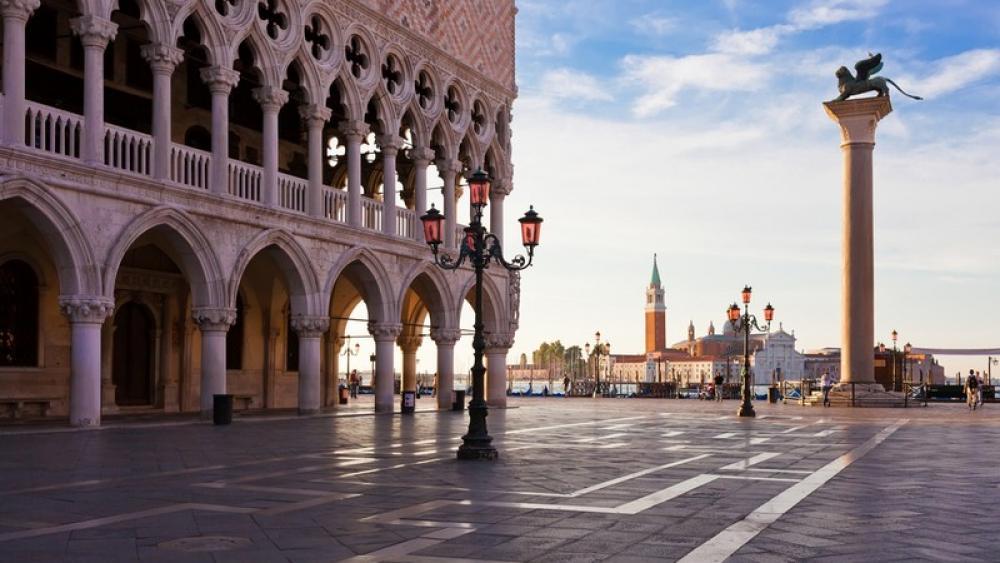 Venedig Will Zigarettenfreie Zonen Rund Um Markusplatz Einfuhren