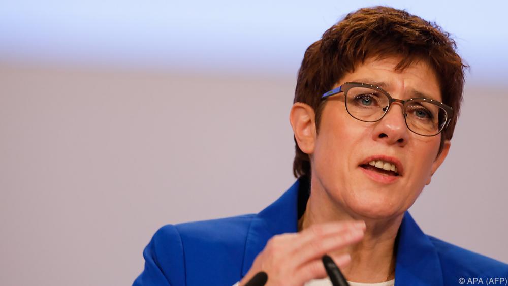 Kramp-Karrenbauer verschafft sich Atempause