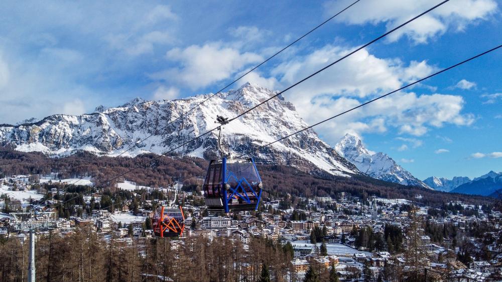 Neue Seilbahn von LEITNER ropeways in Cortina eröffnet