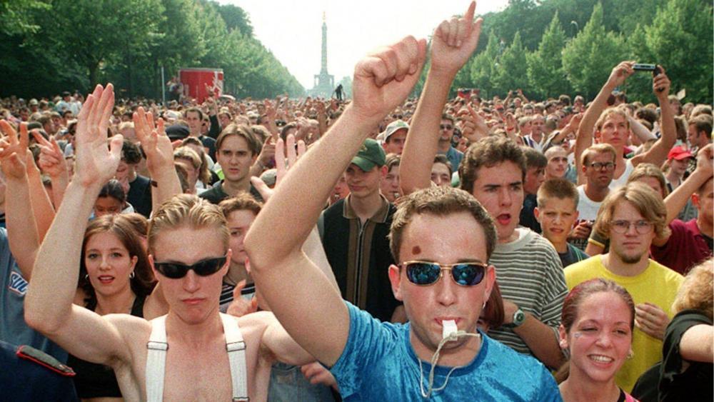 Ficken an der Loveparade in Berlin Ficken an der Loveparade in Berlin