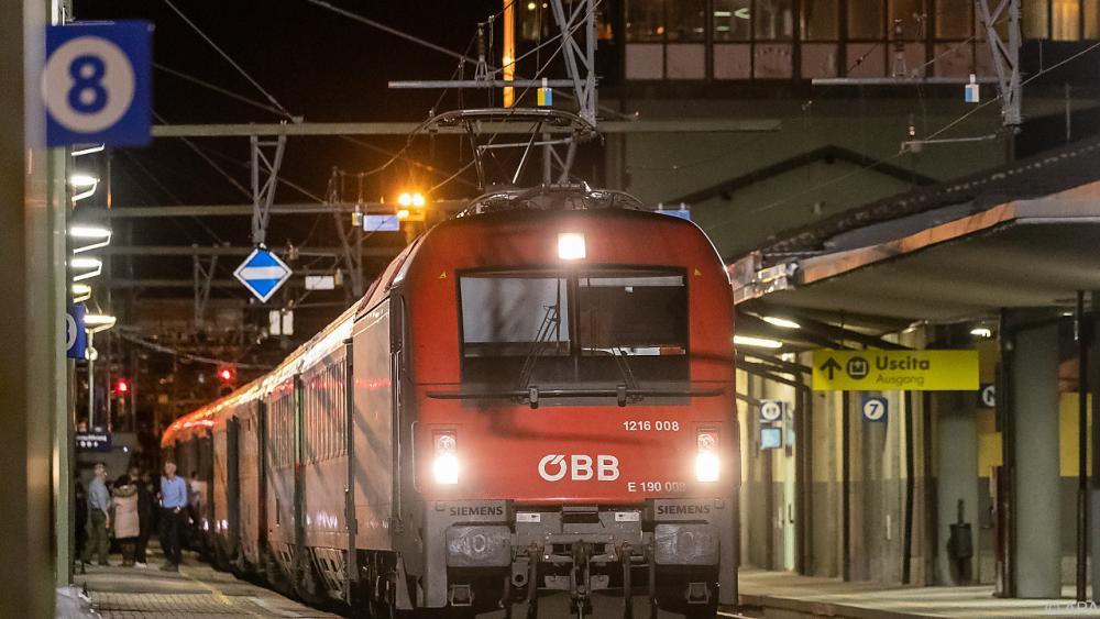 CoronavirusVerdacht legt Bahn am Brenner 4 Stunden lahm