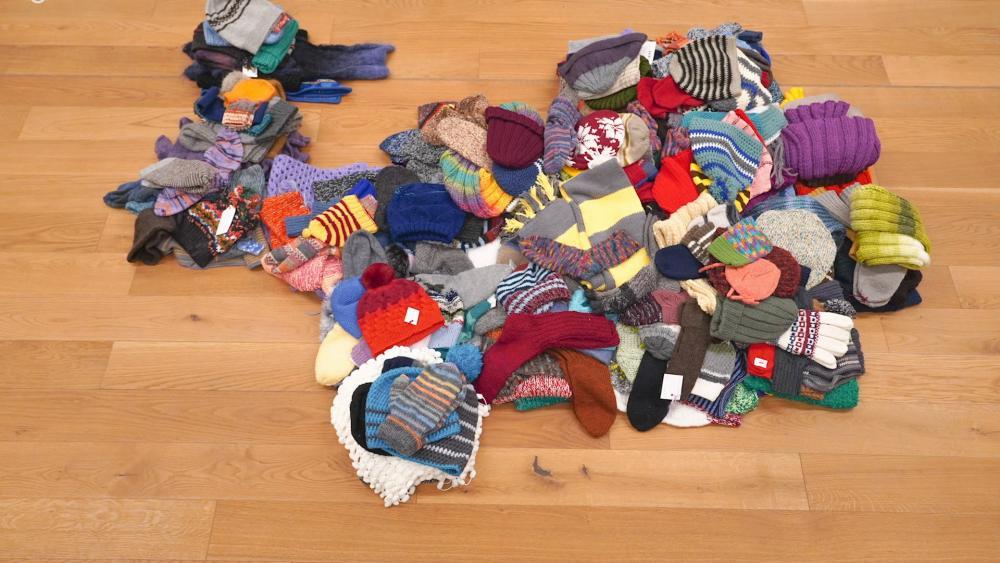 Stricken gegen die Kälte Kleidung für den guten Zweck