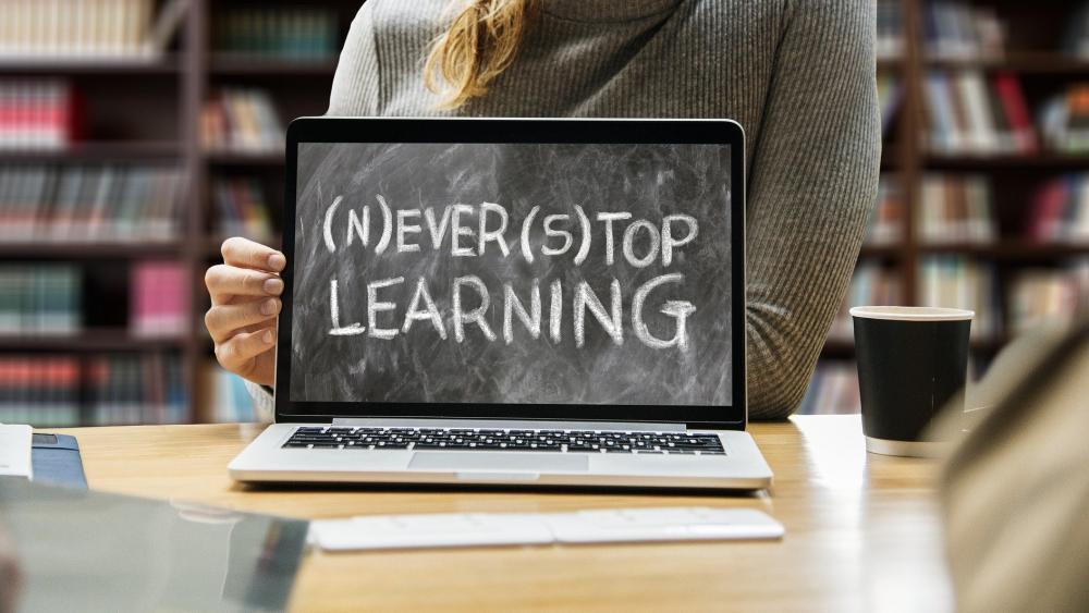 Die 5 Online/Offline Tools für fortgeschrittene Englisch Lerner in Südtirol - Vimarsana News