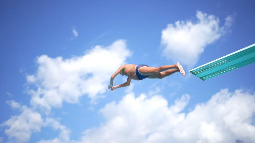 Mit 92 Jahren: Köpfler vom 3-Meter-Brett