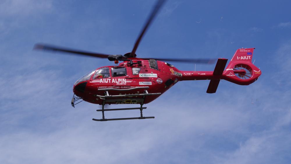 Tiers Mann 60 St rzt Von Leiter Und Stirbt