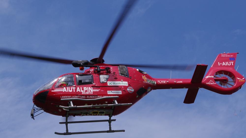 Traktorunfall-im-Wald-fordert-Schwerverletzten