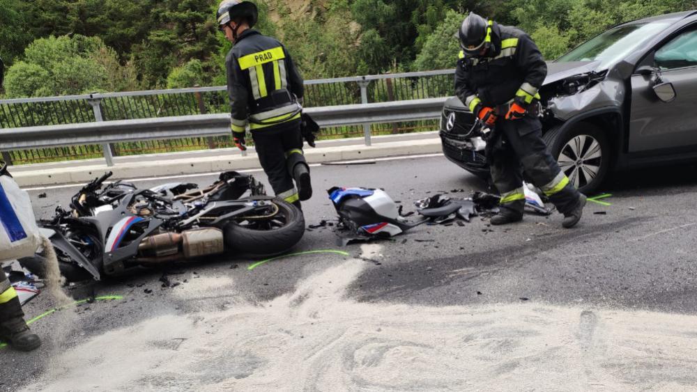 Schwerer Motorradunfall Am Stilfser Joch: Mann Schwebt In Lebensgefahr ...