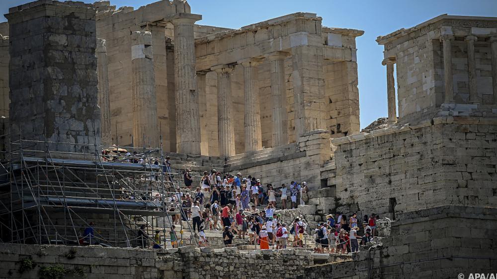 Griechenland - Akropolis wegen Hitze während der Mittagsstunden geschlossen