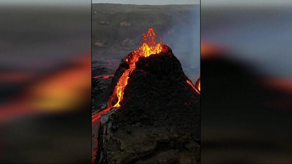 Island: Vulkan Spuckt Weiter Lava - Videos | Stol.it