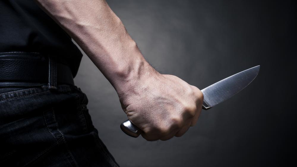 Bozen-S-d-Mann-mit-Klinge-schwer-verletzt