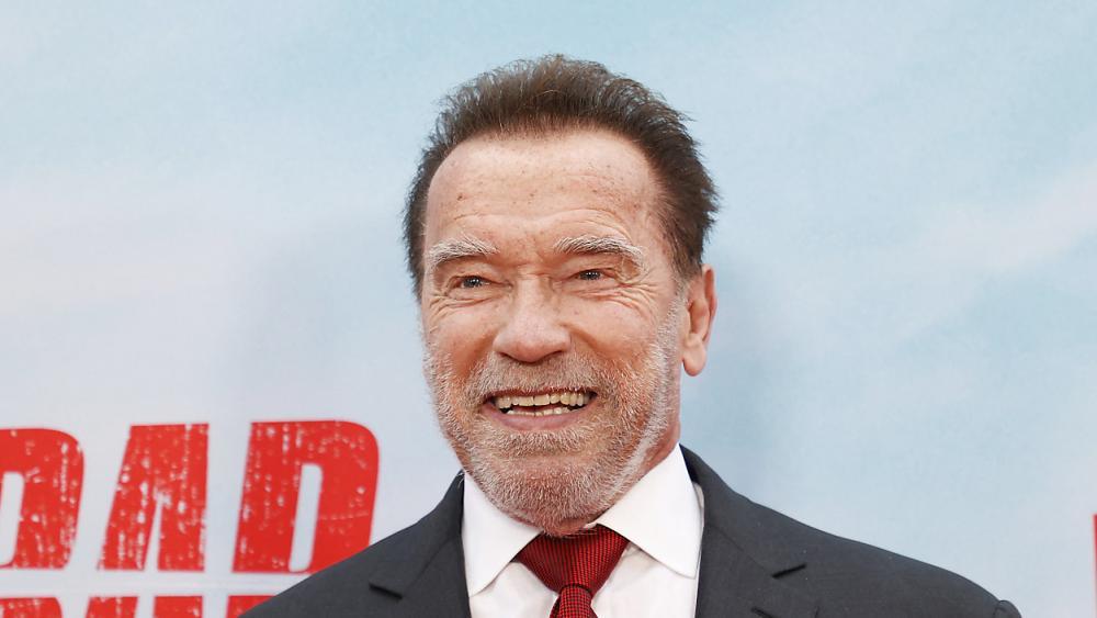 Arnold Schwarzenegger Hat Jetzt Einen Herzschrittmacher