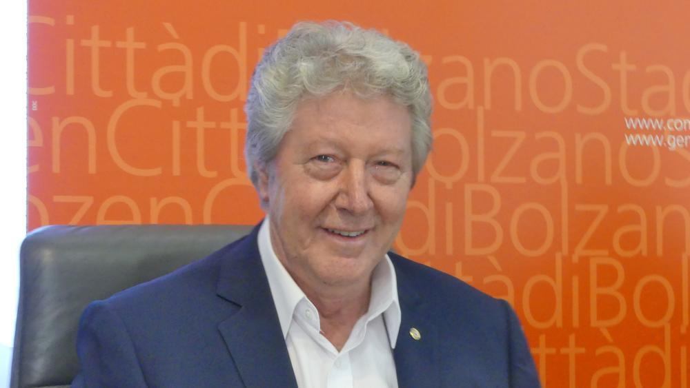 Caramaschi trifft den Papst und lädt ihn nach Bozen ein Chronik stol.it