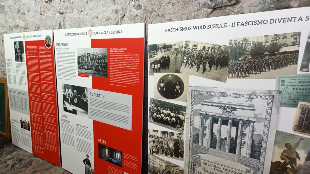 Sonderausstellung-zu-Katakombenschule-im-Engelsburg-in-Neustift