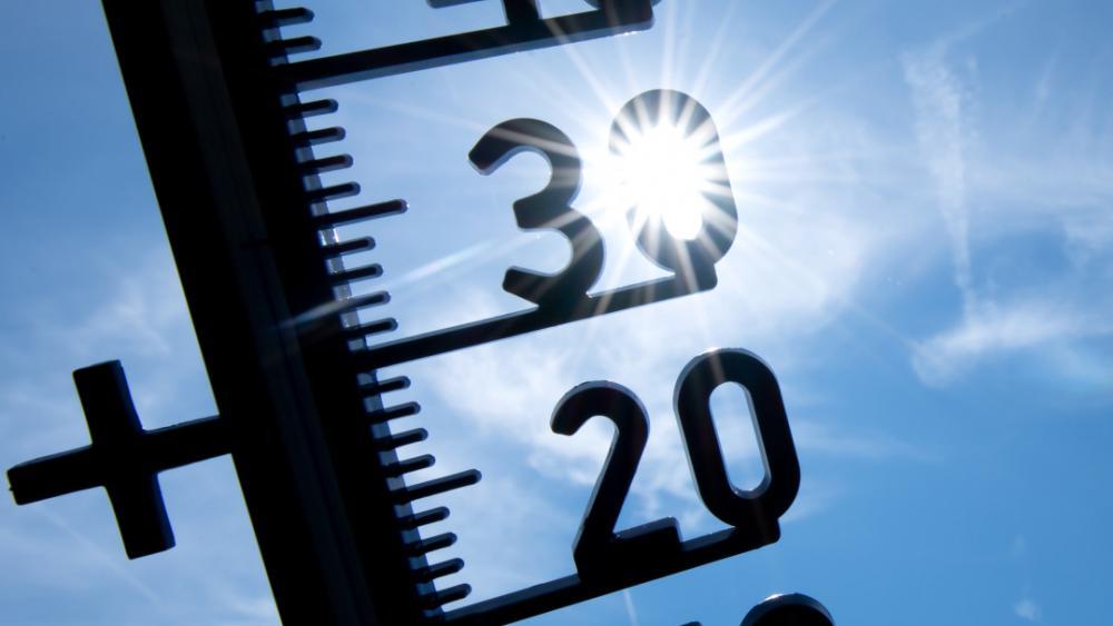 Tropennacht-im-S-den-viel-Regen-im-Norden-Es-wird-hochsommerlich