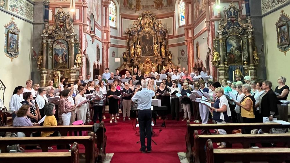 Stimmgewaltiger-Abschluss-der-Stimmbildungswoche-des-Chorverbandes