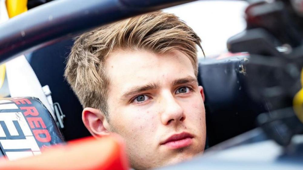 Ein-junger-sterreicher-tr-umt-von-der-Formel-1