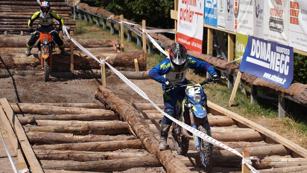 VIDEO-Erzberg-Elitefahrer-siegt-beim-Dirtfighters-Knockout