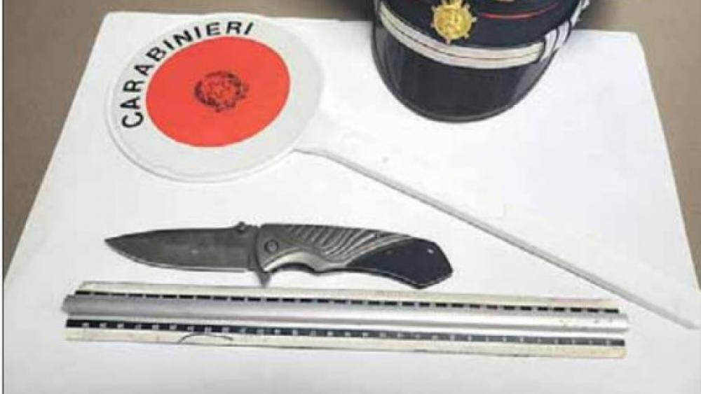 Civezzano: Erst Autodiebstahl, dann Raub mit Messer – Junger Mann verhaftet