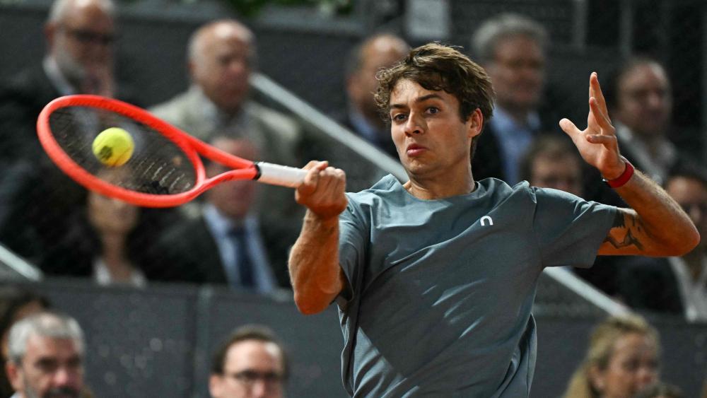 Zverev zeigt Cobolli die Grenzen auf