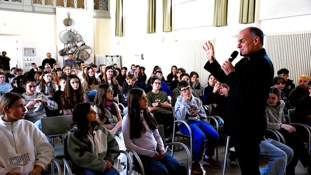 Aktionstag „Hand in Hand“: Schulaktion als Fortsetzung der Friedenswoche