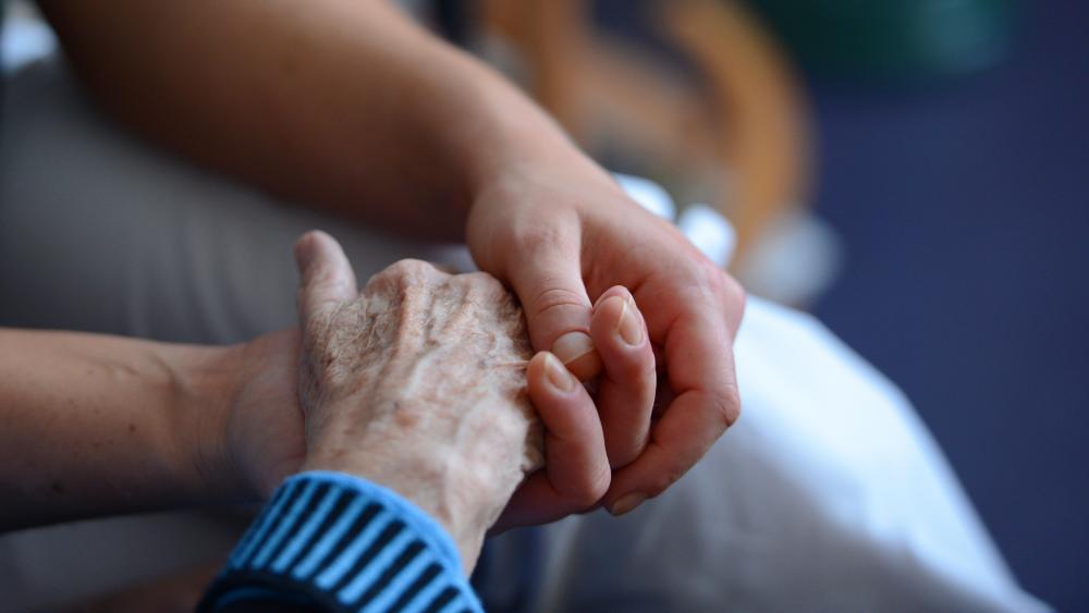 Pflegeeinstufung bei Demenz: Schneller Zugang zum Pflegegeld