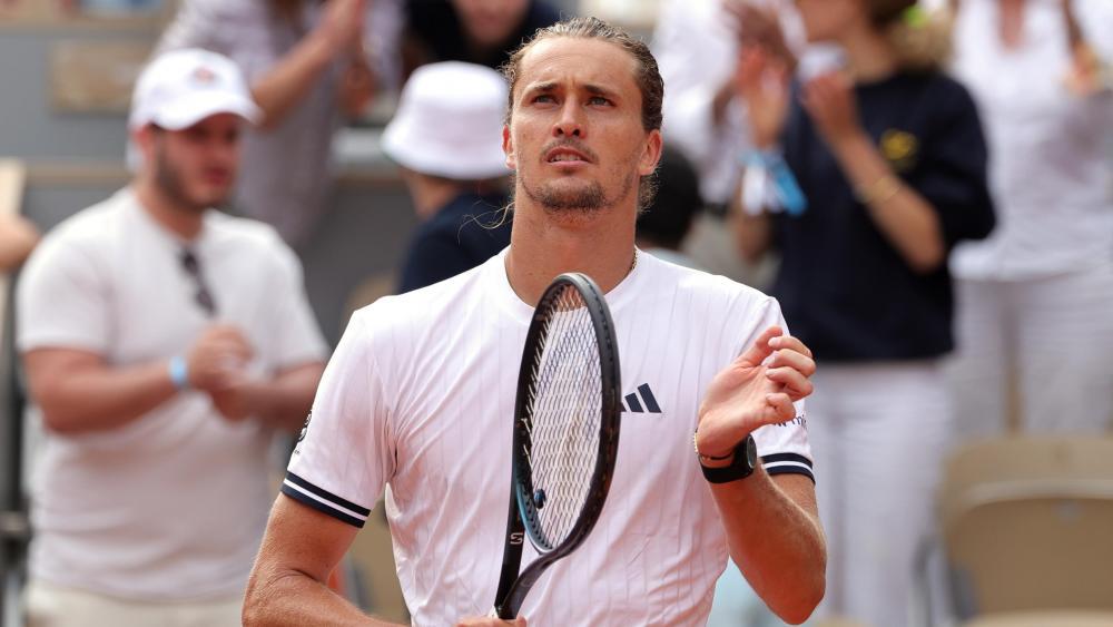 Zverev weiter – Swiatek verliert am Geburtstag