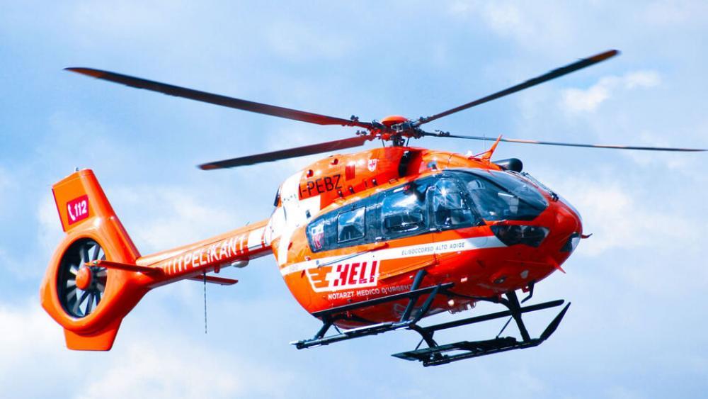 St. Pankraz: 76-Jähriger kommt mit Auto von Straße ab – Erheblich verletzt