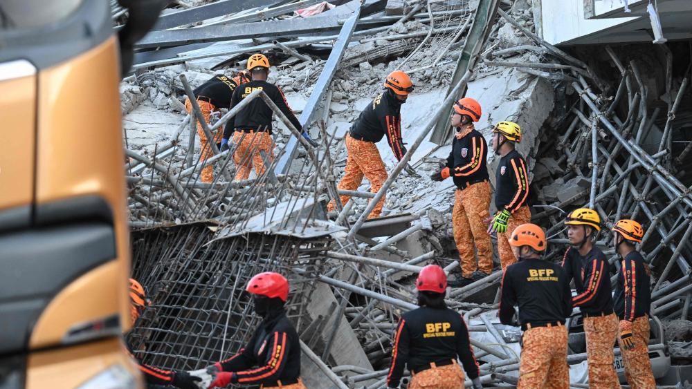 Ein Toter und 20 Vermisste bei Hauseinsturz auf Philippinen