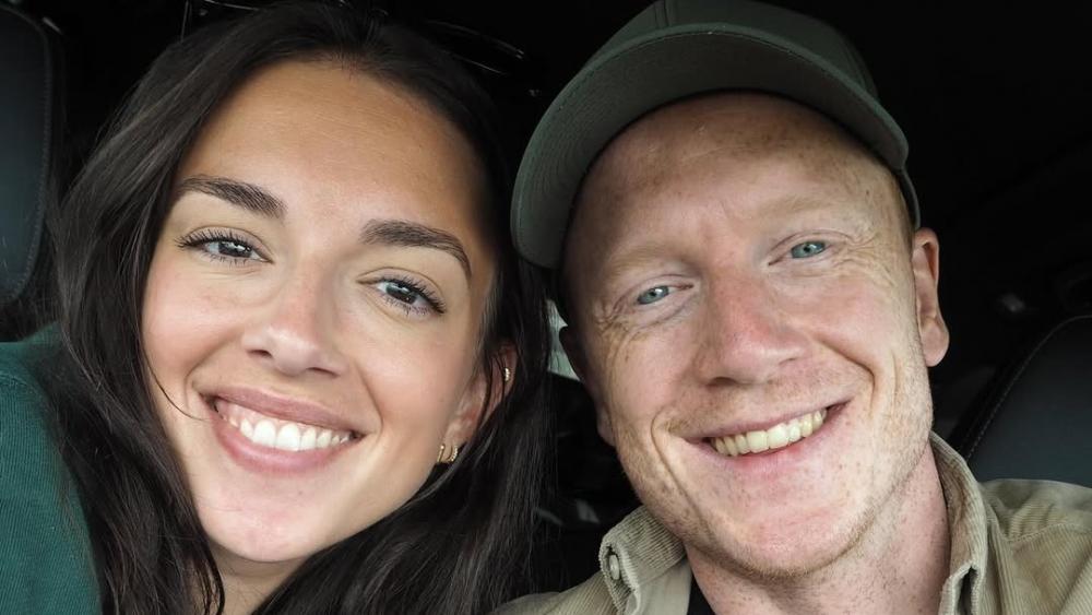 Mit seiner Ehefrau: Johannes Thingnes Bø hat neuen Job