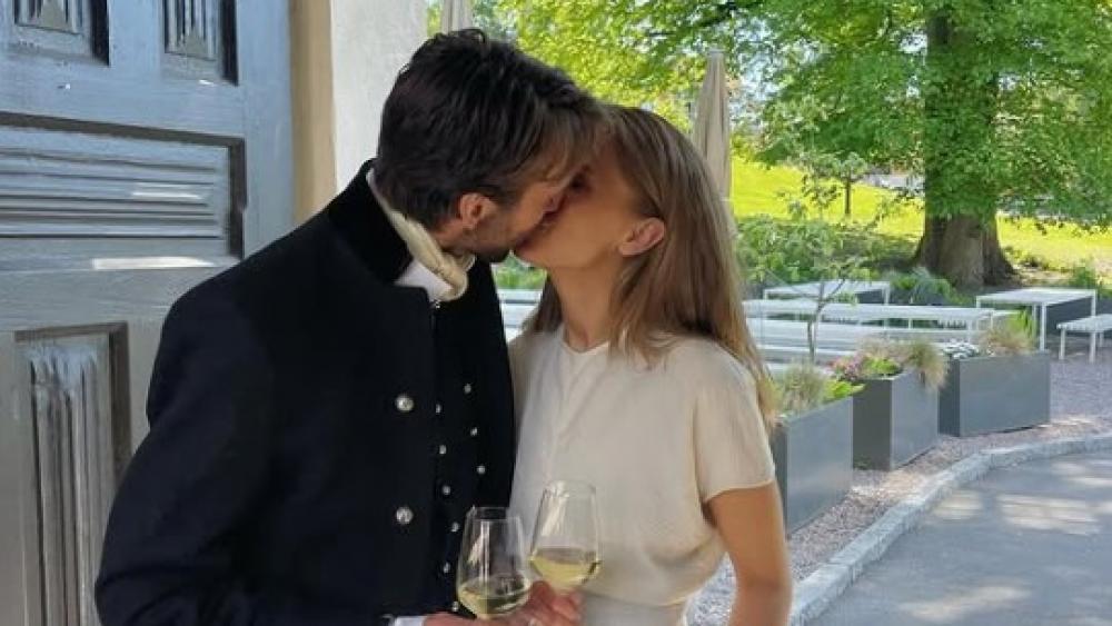 Kuss ins Glück: Wintersport-Held hat geheiratet