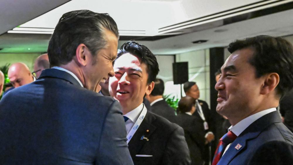 Hegseth attackiert Europa  – und warnt vor Chinas Hegemonie