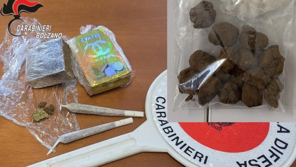 Bruneck: Drogenversteck in Parkplatzmauer entdeckt