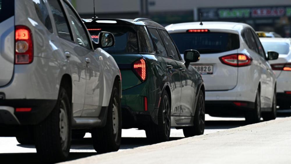 Reisewelle rollt: Unfall bei Neumarkt verschärft die Lage auf der A22