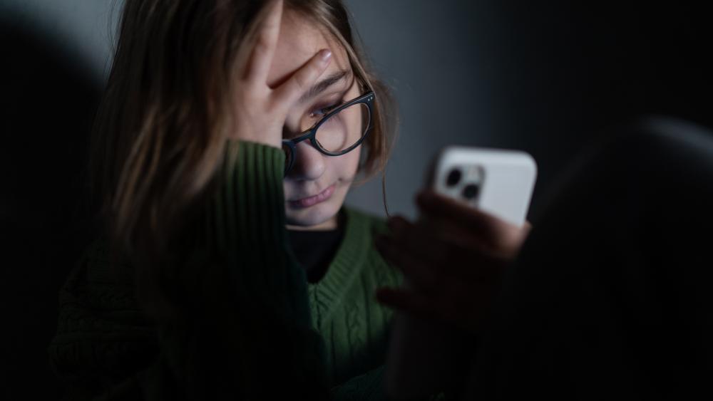 Kinder und Jugendliche: Soziale Medien verstärken Angst vor Krisen und Kriegen