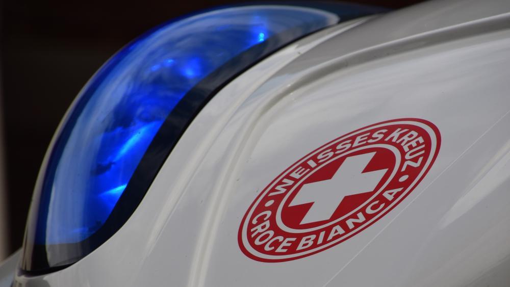 Klausen: 90-Jähriger stürzt von Baum in Bachbett – Erheblich verletzt