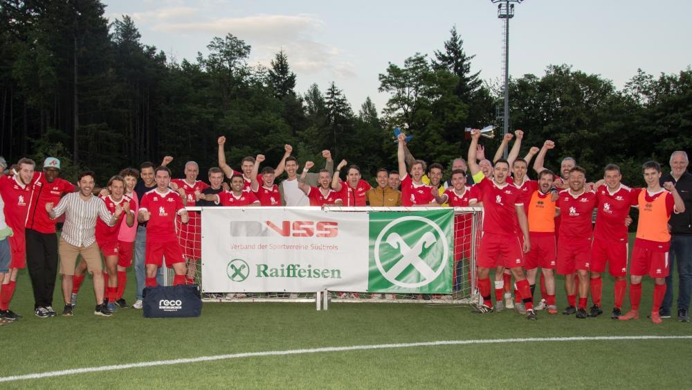 In Kaltern: Eishockey-Stürmer wird zum Elfmeterkiller