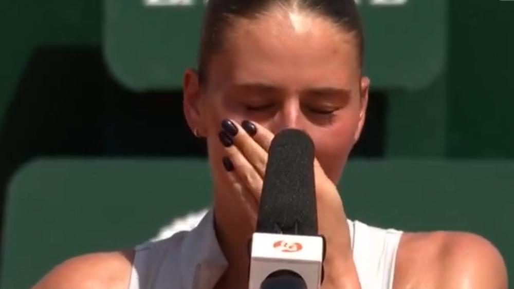 Sorgen um die Eltern: Tennis-Ass bricht in Tränen aus