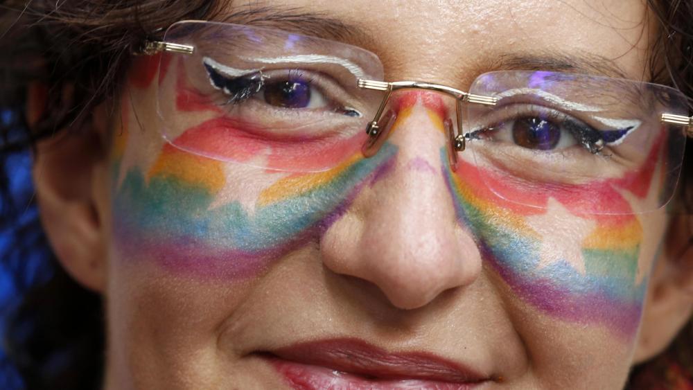Regenbogenmonat Juni: Eine Flagge, viele konträre Positionen