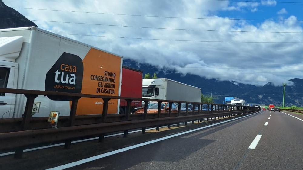 Lkw-Stau von Bozen bis Brenner auf der A22
