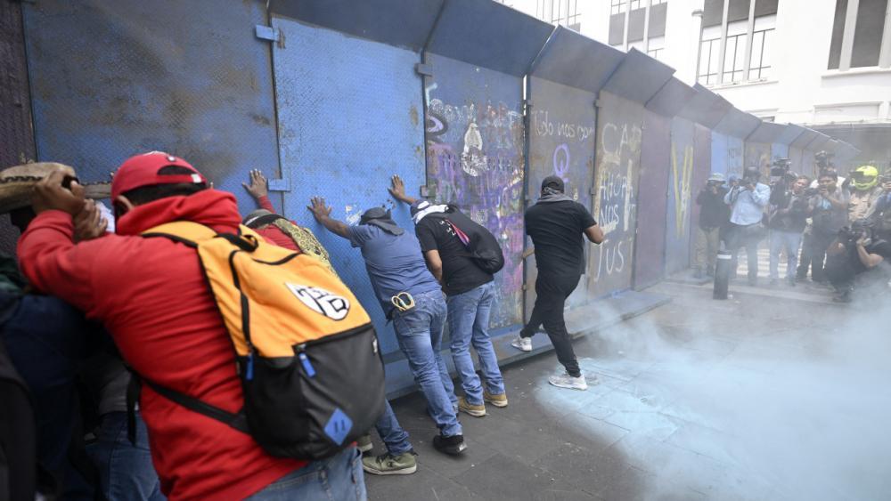Polizei in Mexiko setzt Tränengas gegen Demonstranten ein