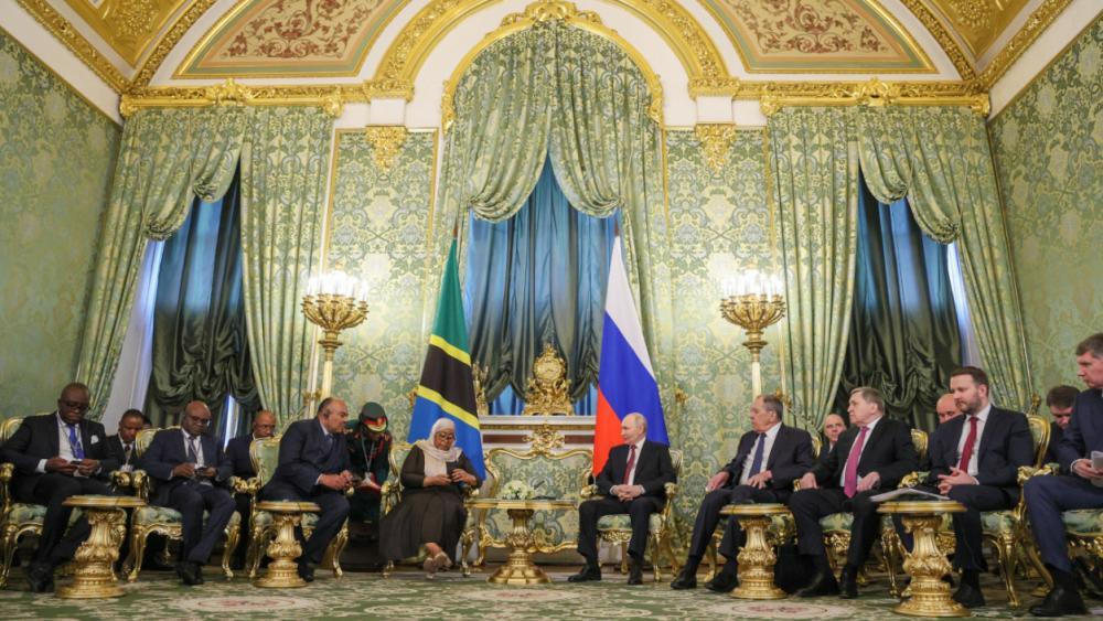 Putin trifft Journalisten bei Wirtschaftsforum