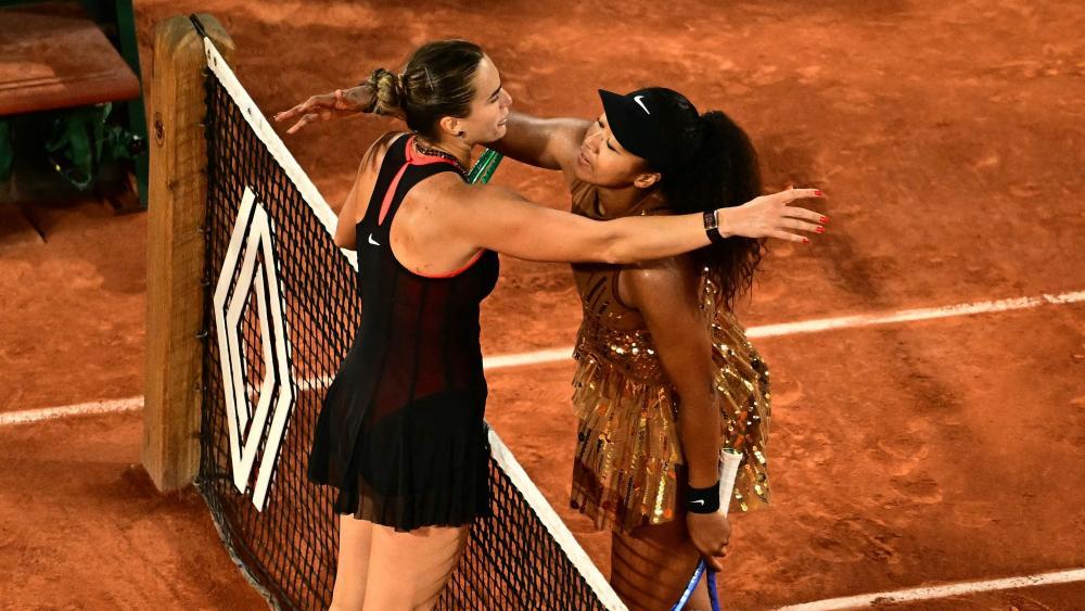 Stars verzücken Abendpublikum: Sabalenka besiegt Osaka