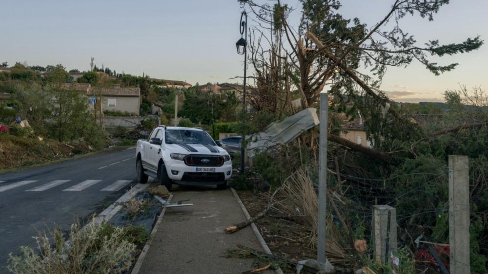 Tornado riss Dächer in Südfrankreich ab