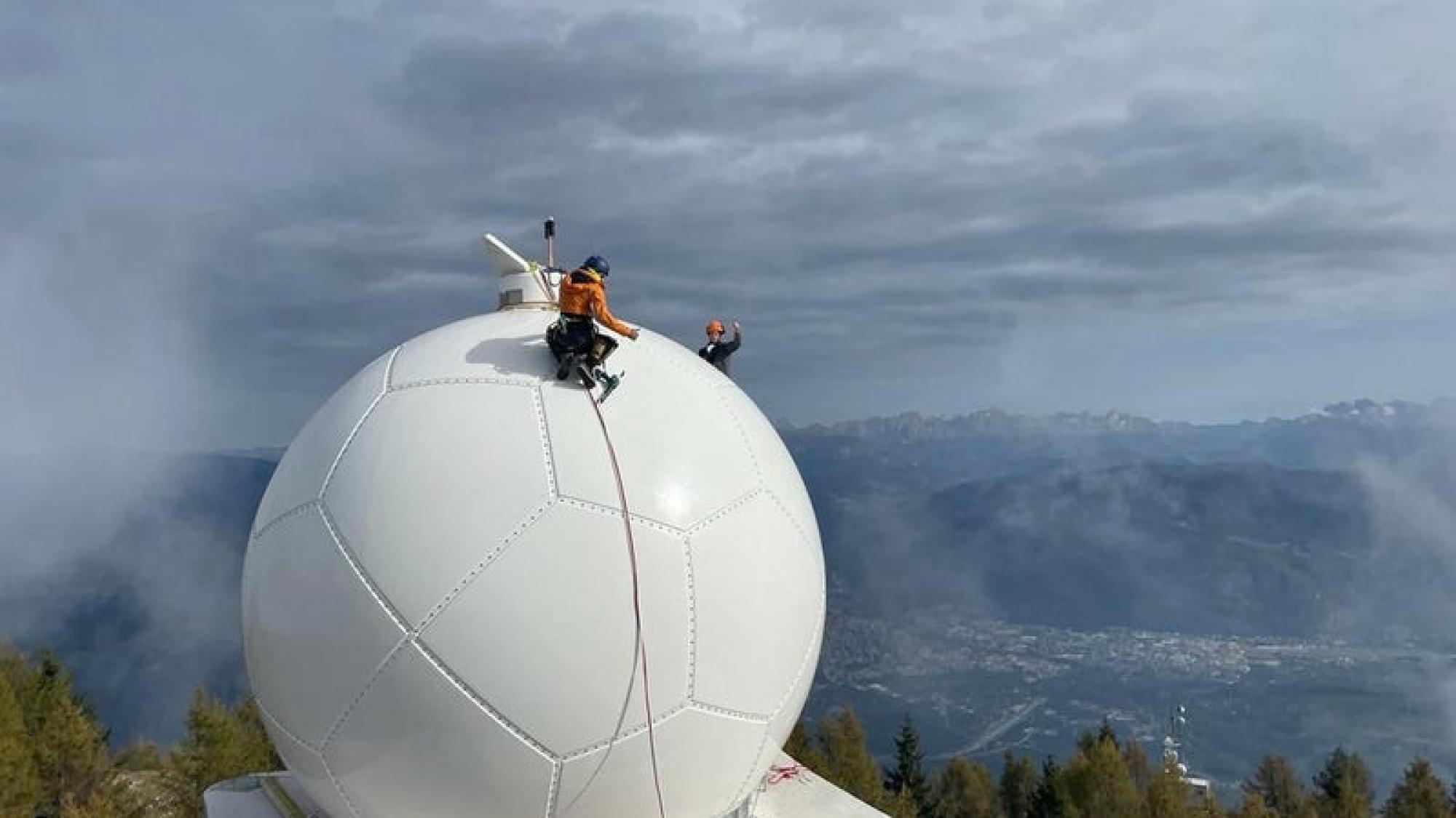 Gantkofel: Installation des neuen Wetterradars kurz vor dem Abschluss ...