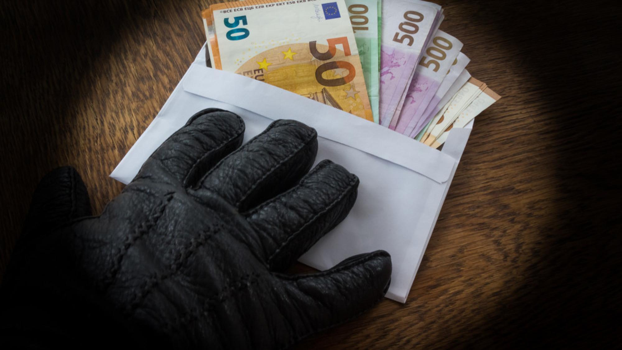 verurteilt-mit-diesen-tricks-soll-sich-ein-mann-viel-geld-erschwindelt