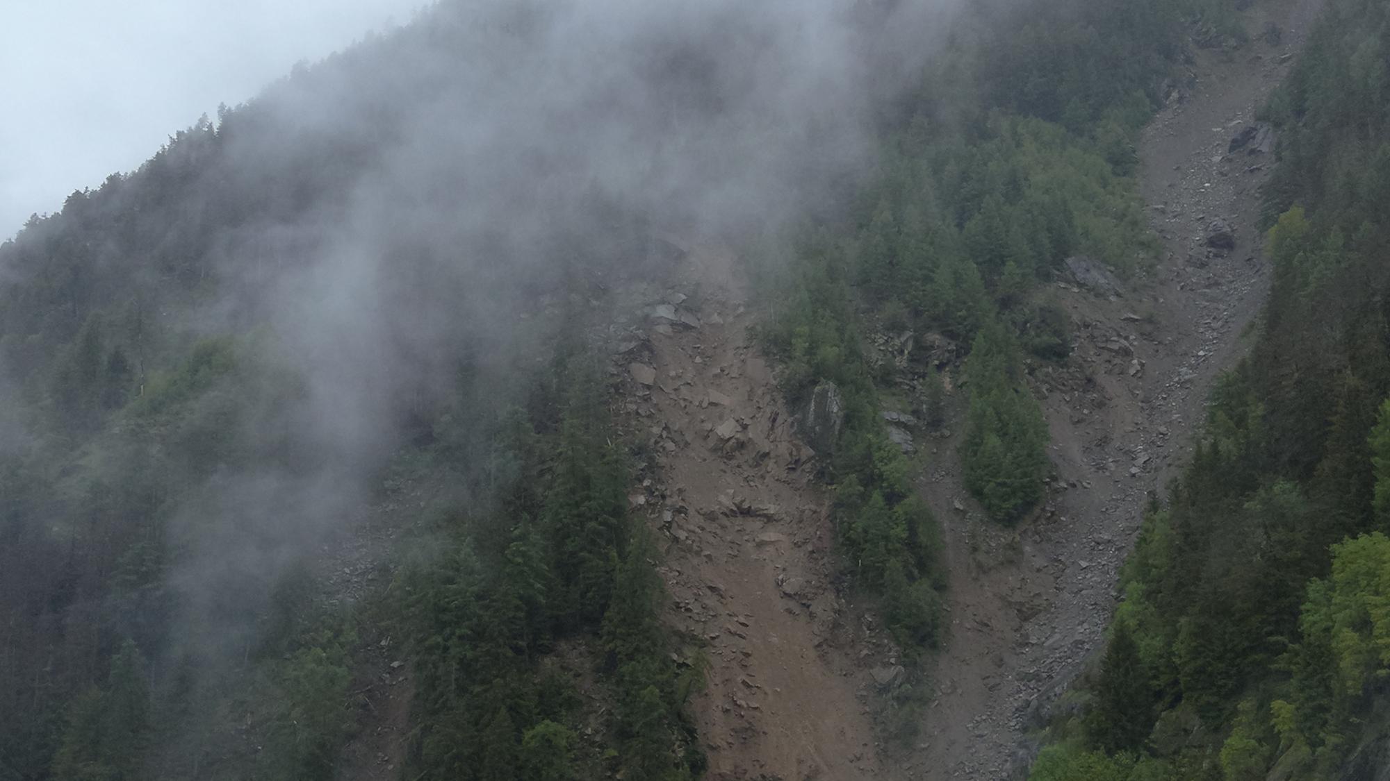 Angst in Taufers: Berg bröckelt, es drohen weitere Felsstürze - Chronik ...