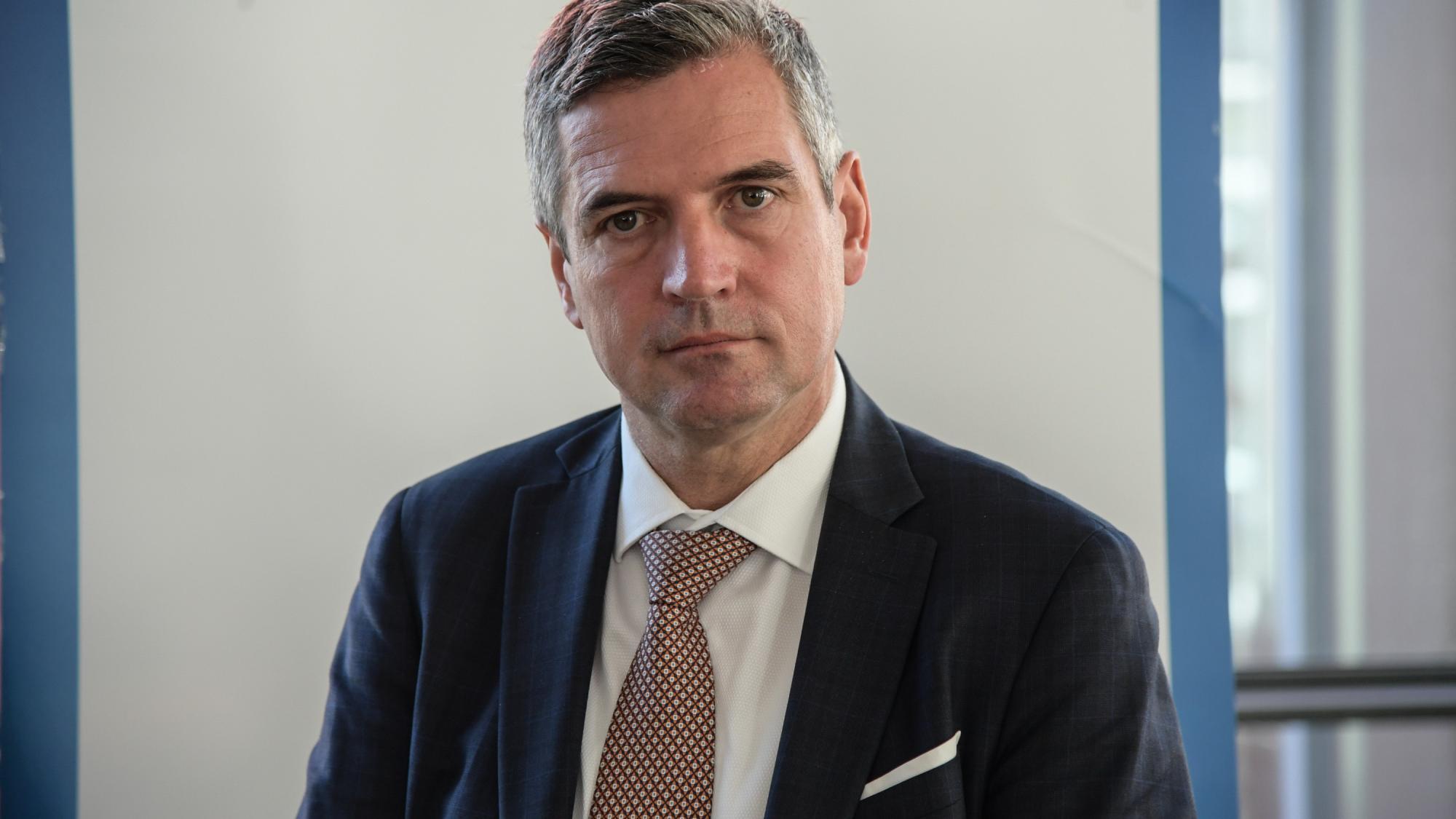 Dorfmann Werden Nie Geschäfte Mit Extremen Rechten Machen Video